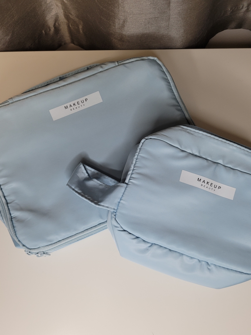 ๐ Free w/ purchase of $25+ / 2-piece matching makeup bag travel